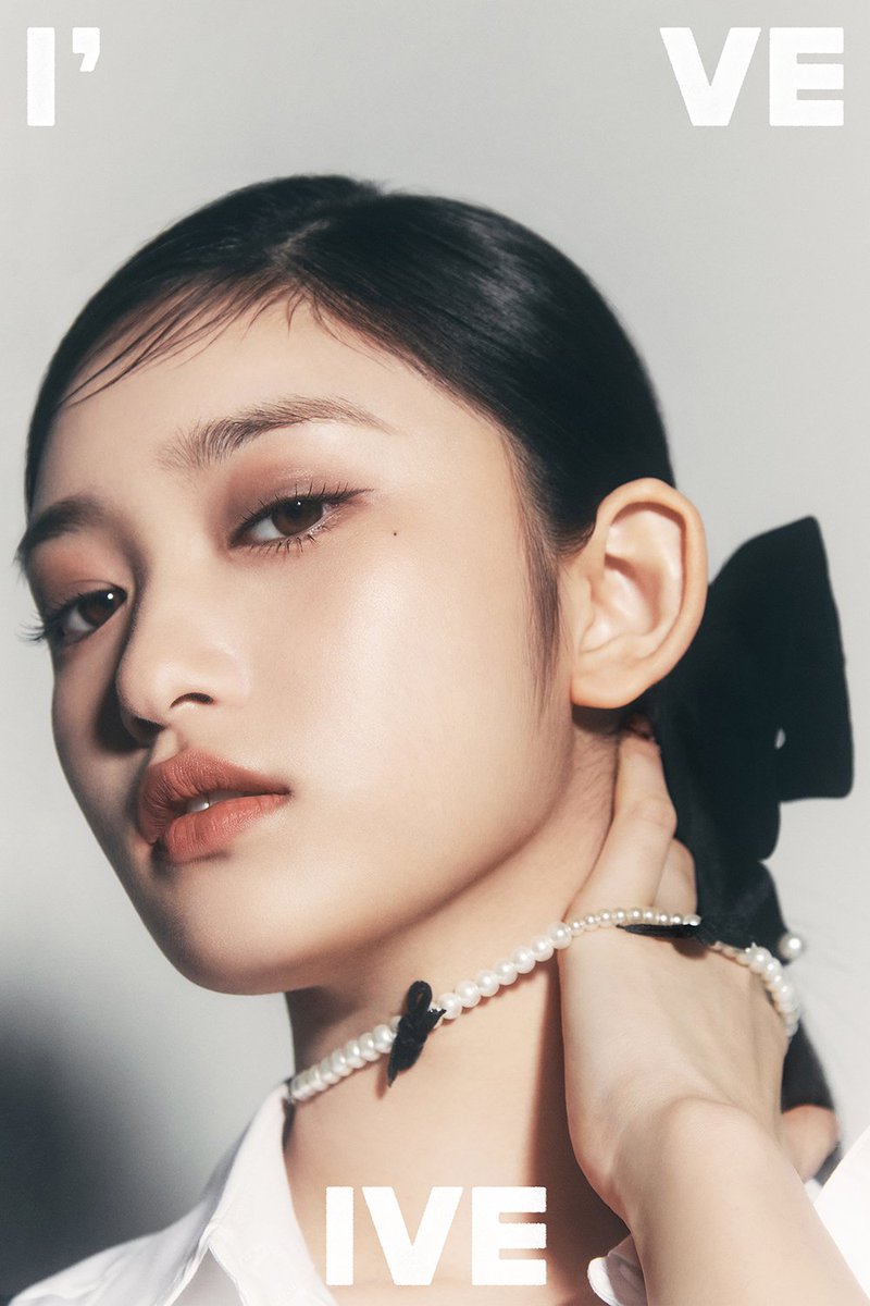 Have you glimpsed the flamboyant constellation star in the azure through her endearing demeanor? We’d believe you did. Emerging amidst the dusk, she emblazed up the universe with adorable eyes that could enormously maneuver citizenry into her trances. ☪︎⋆｡˚