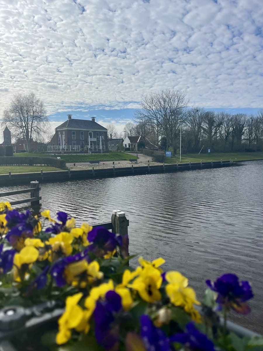 📸 Prachtig uitzicht op Café Hammingh in Garnwerd 😍✨

Een van de beroemdste plekken in Garnwerd,
#mooigrunnen #mooigrunneninbeeld #bijhammingh