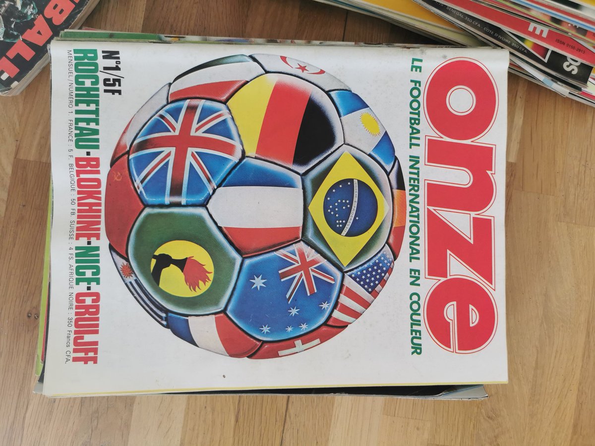 pressebasket's tweet photo. L'arrivage du jour, du Onze dont le numéro 1, du Mondial dont le numéro 1, 5 cahiers de L'Equipe des 70's, dont celui de la coupe du monde 78. Bonheur en barre. #livredesport #magazine #collection #sportcollection #collector #vintage #footvintage https://t.co/EM9rCDdMYW