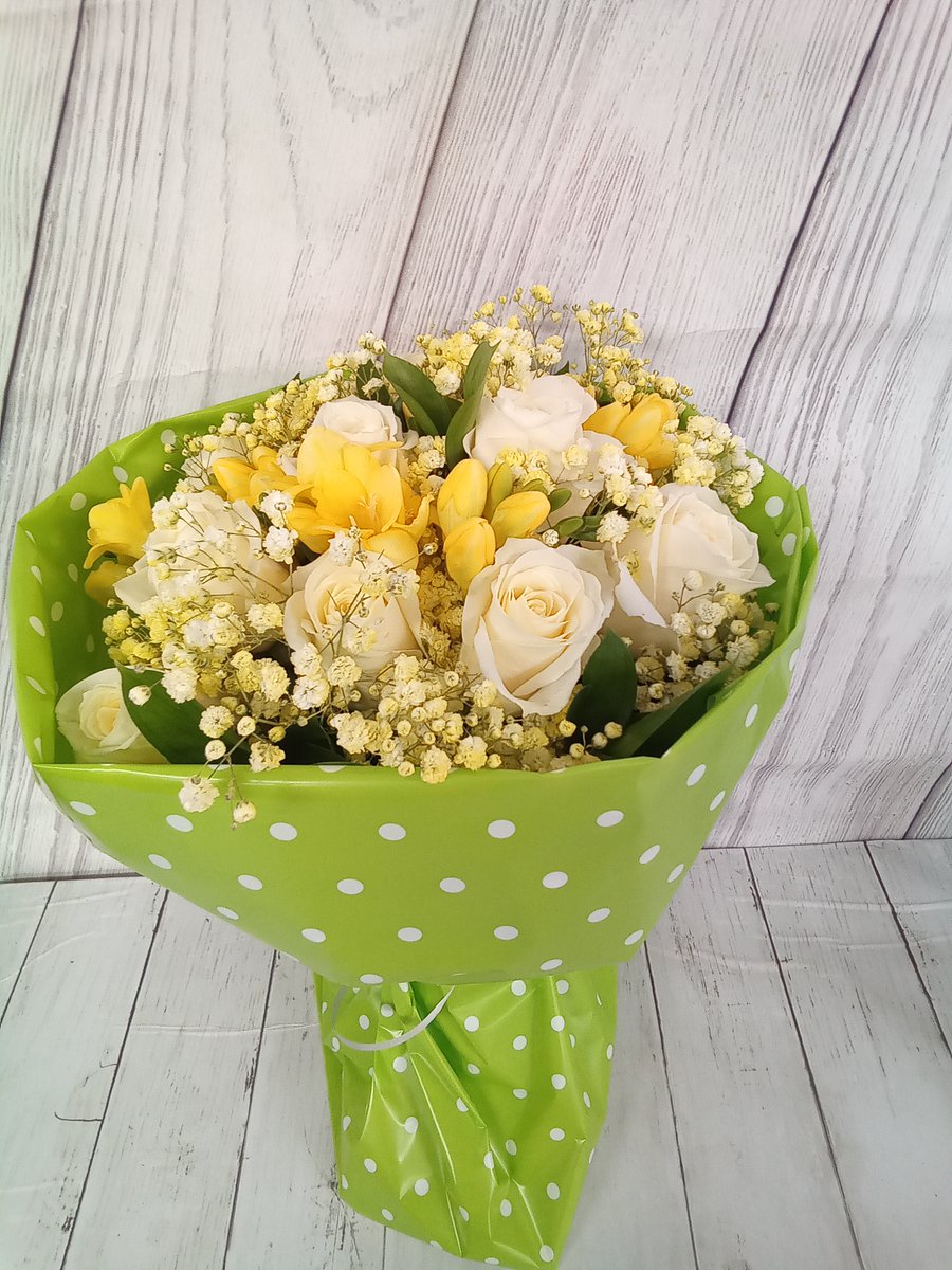 Hello #Friday! 😊😉🤗 Find #bouquet for any #occasion in our #rich #colourful #variety of #flowers!
#fresh #flowers #freshflowers #flowerdelivery #freedelivery #uk #london #ukdelivery #londondelivery #ukflowers #londonflowers #ukflorist #londonflorist #friday