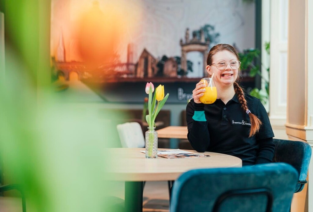 BDUithoorn's tweet photo. Brownies&amp;downieS Uithoorn Wat een lekker zonnig weekend! ☀️ Zien we jou vandaag ook voor een smakelijke lunch of een kopje koffie met wat lekkers?🥰

#browniesanddownies  #wijmakenlunchenleuker #puurisperfect #winkelcentrumzijdelwaard  #uithoorn #dekwakel #amstelveen #aalsmee… https://t.co/Gh2RtIK17X