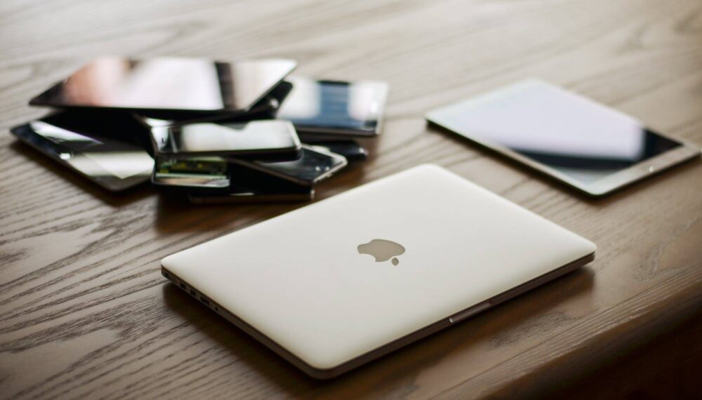 buymainstore's tweet photo. Share if you find it terrific!

#Computer #Personalcomputer #Laptop #Product #CommunicationDevice #Grey #Gadget #Font #Rectangle #Table https://t.co/BWultkMzgn