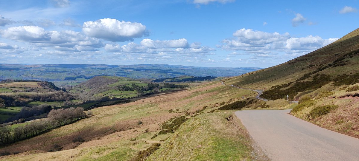 Mike_Mondie2's tweet photo. Stunning views riding up and over Gospel Pass yesterday with Xanne, Ollie, @MundayLuca
&amp; @JudeMunday1
Now time to see what's left in the legs for today's training ride for #LondontoParis
#JCAroadtoparis 

https://t.co/LHK76ogIyg https://t.co/aOG6wMc0E8