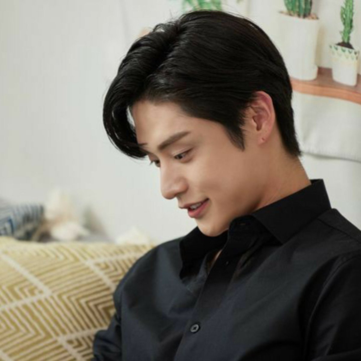 AUroraspaceu's tweet photo. “marry sadam?”
woonghwan au by aur

Syarat jadi pengasuh trio baskara; laki-laki, min 24thn, bisa masak

"Satu lagi, harus tinggal di rumah saya" https://t.co/FxH83TKKo0