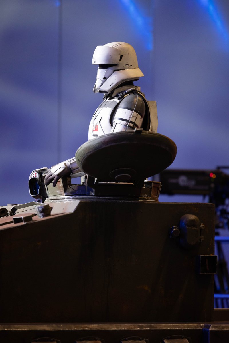 ukgarrison's tweet photo. The doors are open for Day 2 of Celebration 2023. Plan for lots of crowds, drink plenty of water, we have heavy armour to help and support.
#StarWarsCelebration #ukgarrison #501st #StarWars #Lucasfilm #Disney #StarWarsCelebrationEurope #SWCE2023 #OneGalaxyOneGoal #MakeAWishUK https://t.co/4U6B0AMqAC