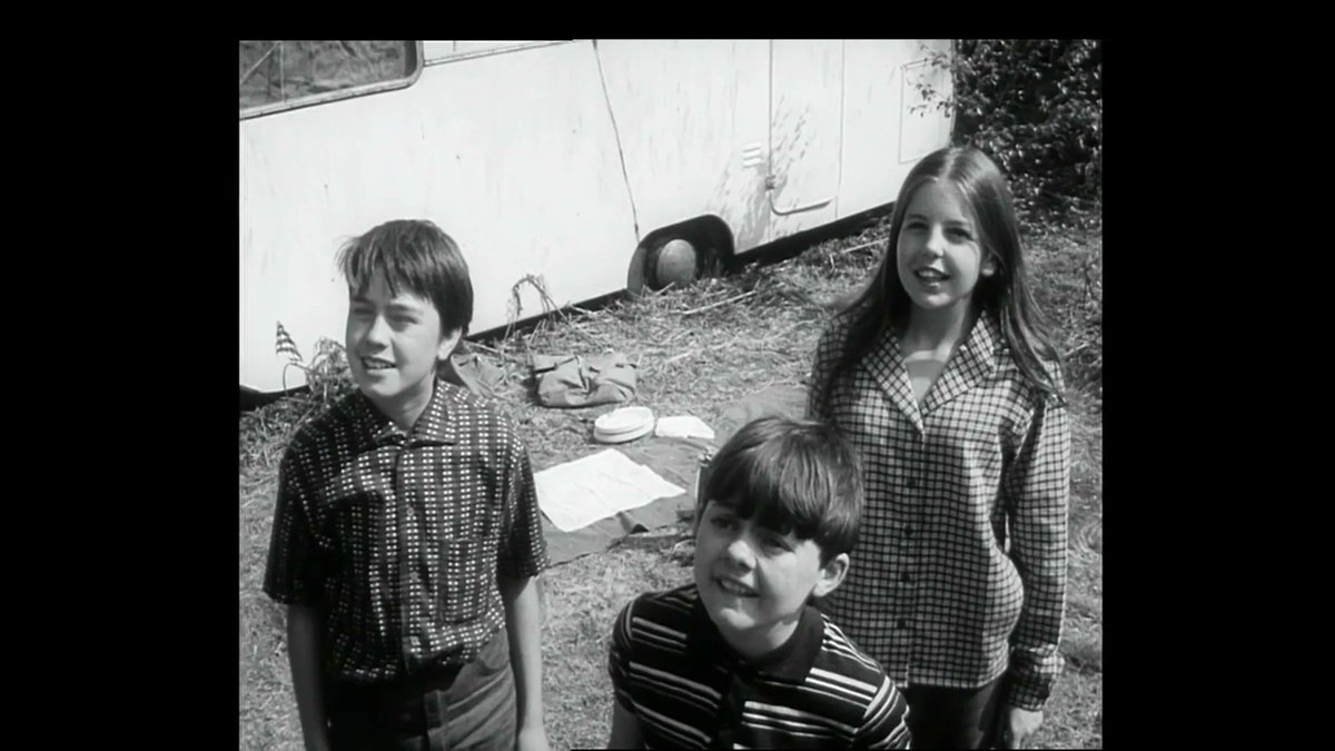TalkingPicsTV's tweet photo. The final episode of DANNY THE DRAGON (1966) at 10:45am. Will he finally manage to go home? #SallyThomsett #JackWild #ChristopherCooper 'Dragon Trail' #TPTVsubtitles https://t.co/SPL4HndP7g