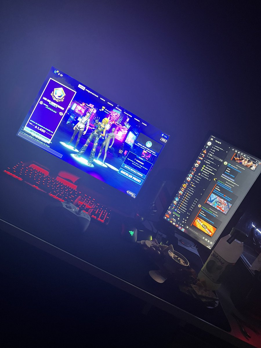 sicksftn's tweet photo. @oluittv Monitor principal: Ozone 240hz
Monitor secundário: HPVG67 60hz
Mouse: Viper ultimate 
Teclado: Alloy origins
Microfone: Hyperx quadcast
Controle: 2Xbox elite 2 white 
Hedset: Cloud 2
Pc: I7 10700k;RTX 2070 super;32 GBRam 3600;Placa mãe Z490 M Plus SSD NVME2 de 500G;HD de 2TB;750W https://t.co/Q1BLpCpToi
