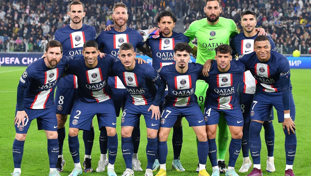 Fanou13000's tweet photo. Tu préfères que @RCLens soit champion (avec du coup tous les regrets que ça comporte) ou que @PSG_inside soit champion (pour avoir un peu moins de regret meme si y en a beaucoup déjà) ! 

Lens : 🔄
PSG : ♥️ https://t.co/foP5Emcm05