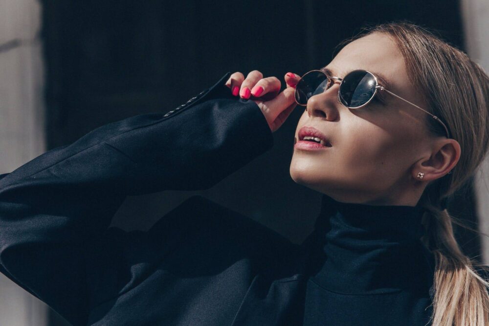 PrettyFaceGrac3's tweet photo. A real pickup for you!  #Microphone #Lip #Goggles #Lipstick #Sunglasses #Visioncare #Flashphotography #Gesture #Music #Eyewear https://t.co/ZmkZMQ2zmW