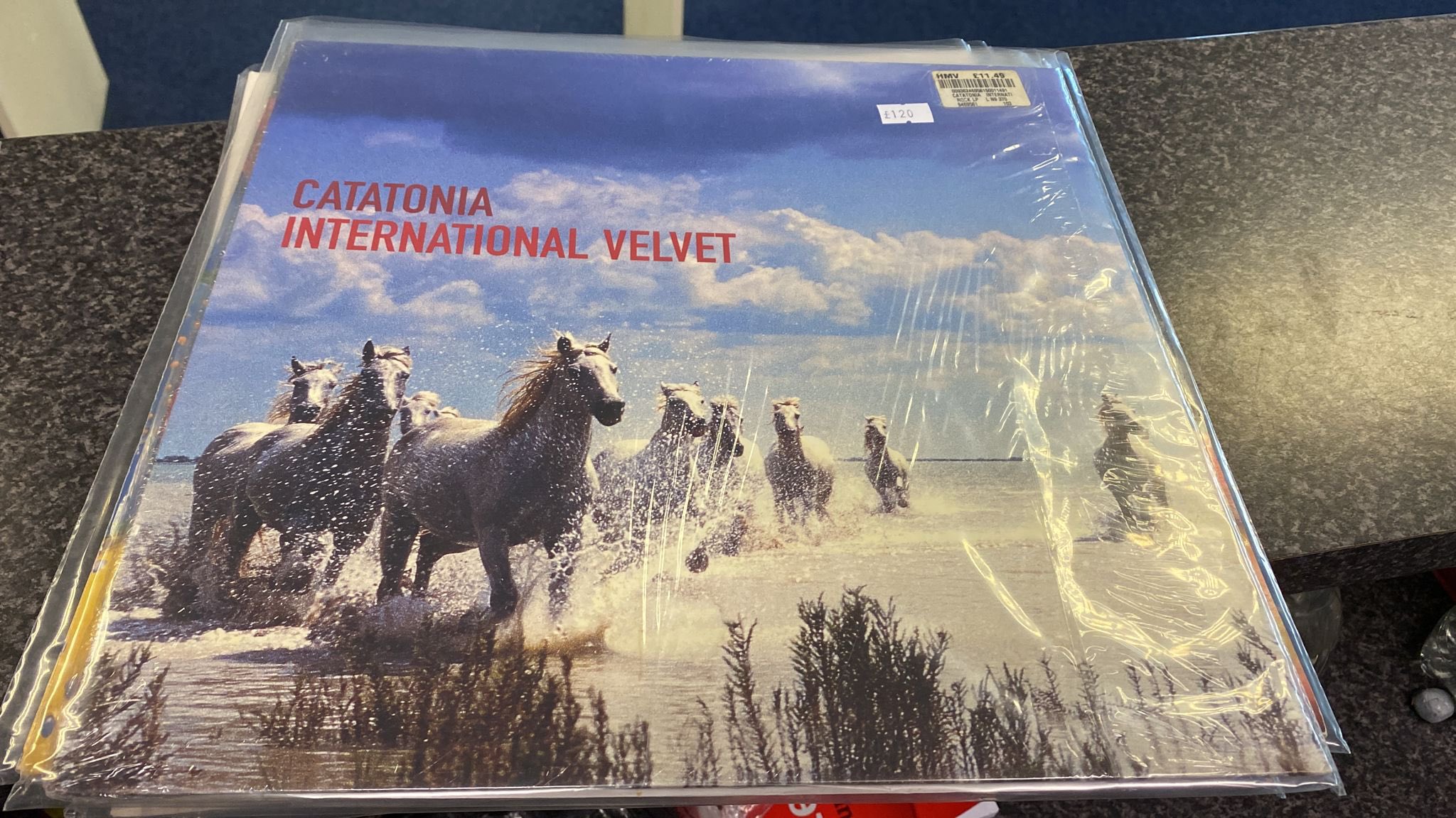 Catatonia – International Velvet サイン入り Catatonia