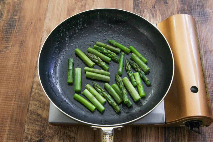 必要な調味料はたったの3種類？！何本でも食べられそうな美味しさという「アスパラ」レシピ！