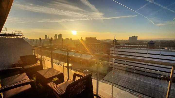 It's the final weekend with this gorgeous view and my balcony. As of Tuesday it's out of bounds for three months as the scaffolding tops out and the great XQ7 cladding project commences. Not happy 😭 #cladding  #Manchester #cladiators