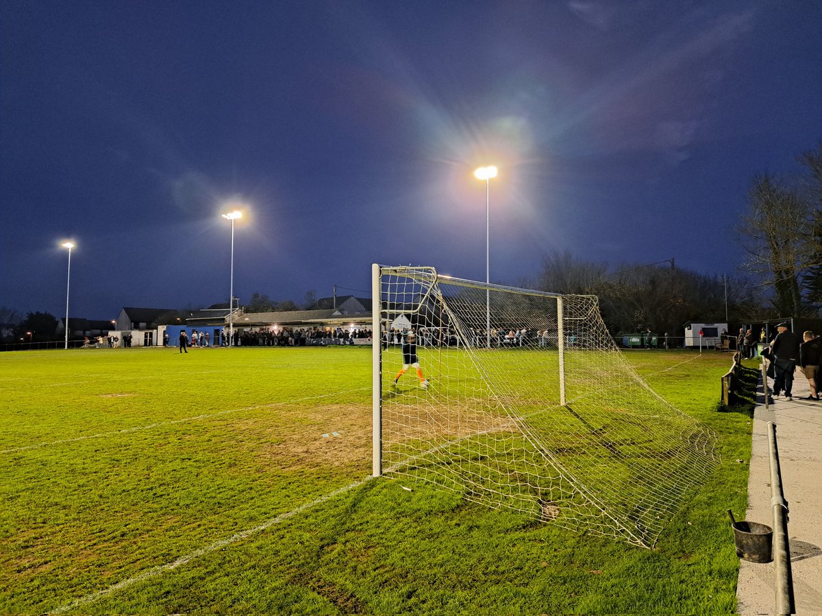 Congrats to Bude!! A 2-0 win v Camelford and their new floodlights looked excellent! 👌 Well done to all concerned, great work 👏 ⚽️