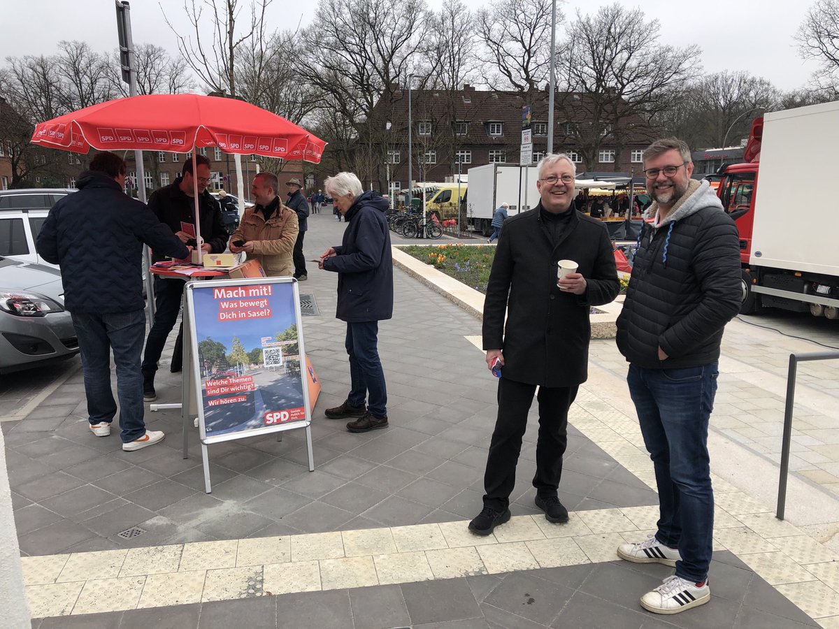 Tolle Aktion der ⁦<a href="/SPDSasel/">SPD-Distrikt Sasel</a>⁩ - Was bewegt Dich in Sasel? Heute Infostand ℹ️ am Wochenmarkt - digital unter spd-sasel.de/politik/mach-m… - überall sammeln wir als ⁦<a href="/spdwandsbek/">SPD Wandsbek</a>⁩ Ideen für die Zukunft unseres Bezirks. Macht mit👍! ⁦⁦<a href="/aschneiderhh/">André Schneider</a>⁩ ⁦<a href="/stoberock/">Tim Stoberock</a>⁩