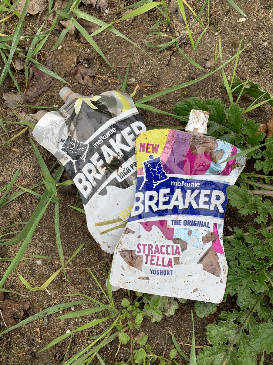 Je zou toch van de <a href="/MelkunieNL/">Melkunie</a> verwachten dat daar mensen in het bestuur zitten met hart voor #milieu en #natuur! Maar nee zo (foto) omzeilen ze het statiegeld op verpakkingen en komt hun product in het milieu! Bah! #Melkunie schaam je diep!!! <a href="/gemeentealtena/">Gemeente Altena</a> <a href="/ZLTO/">ZLTO</a> <a href="/altenatuur/">ALTENATUUR</a>