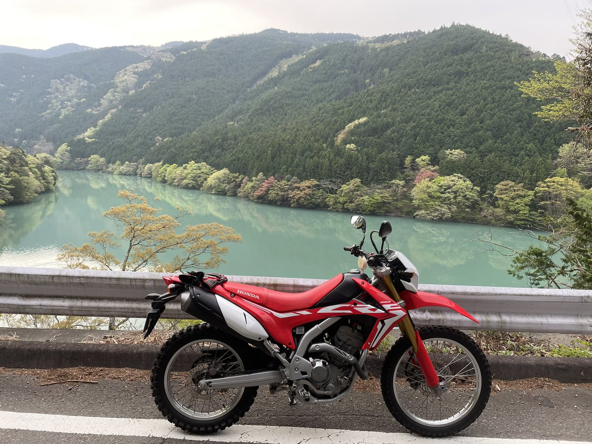 a0112m1115's tweet photo. やっとご報告です‼️
この度HONDA ″CRF250L″
納車されました‼️
初オフロードという事で気をつけながら
林道や旅をして全力で楽しみます💕
皆様よろしくお願いします🙇‍♂️ https://t.co/OhzmlbFyZu