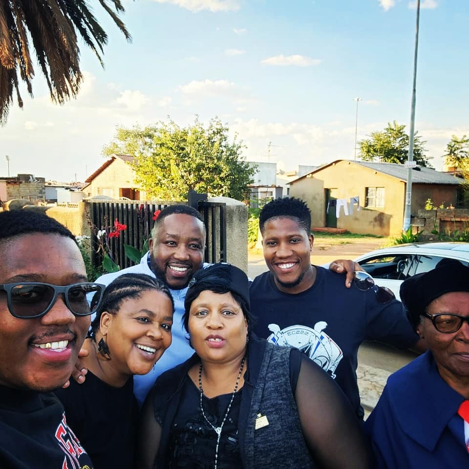 theconcussions1's tweet photo. Throw back to yesterday's church service, great feel in connecting with the Lord/ holy spirit, till we meet again 2024 Good friday service # in loving memory of my late grandparents 😍❤️🙏😇🐰⛪ https://t.co/AwvTv5hd2B