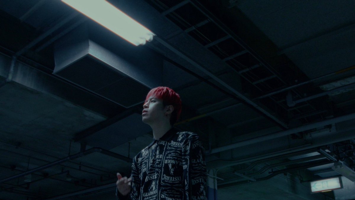 the_moshi's tweet photo. 4/19リリース
[GOT EVERYTHING BUT U裏話]

MVの監督はKenichiro Hiroです。「Painting」「Your Name」「Waiting」でも映像を撮ってくれました。

彼の映像は「青み」と「構図」がとても印象的。自分では見過ごしてしまう日常の風景を切り取ってシネマティックに変えてしまう。素晴らしい監督です。 https://t.co/twhncJguJK