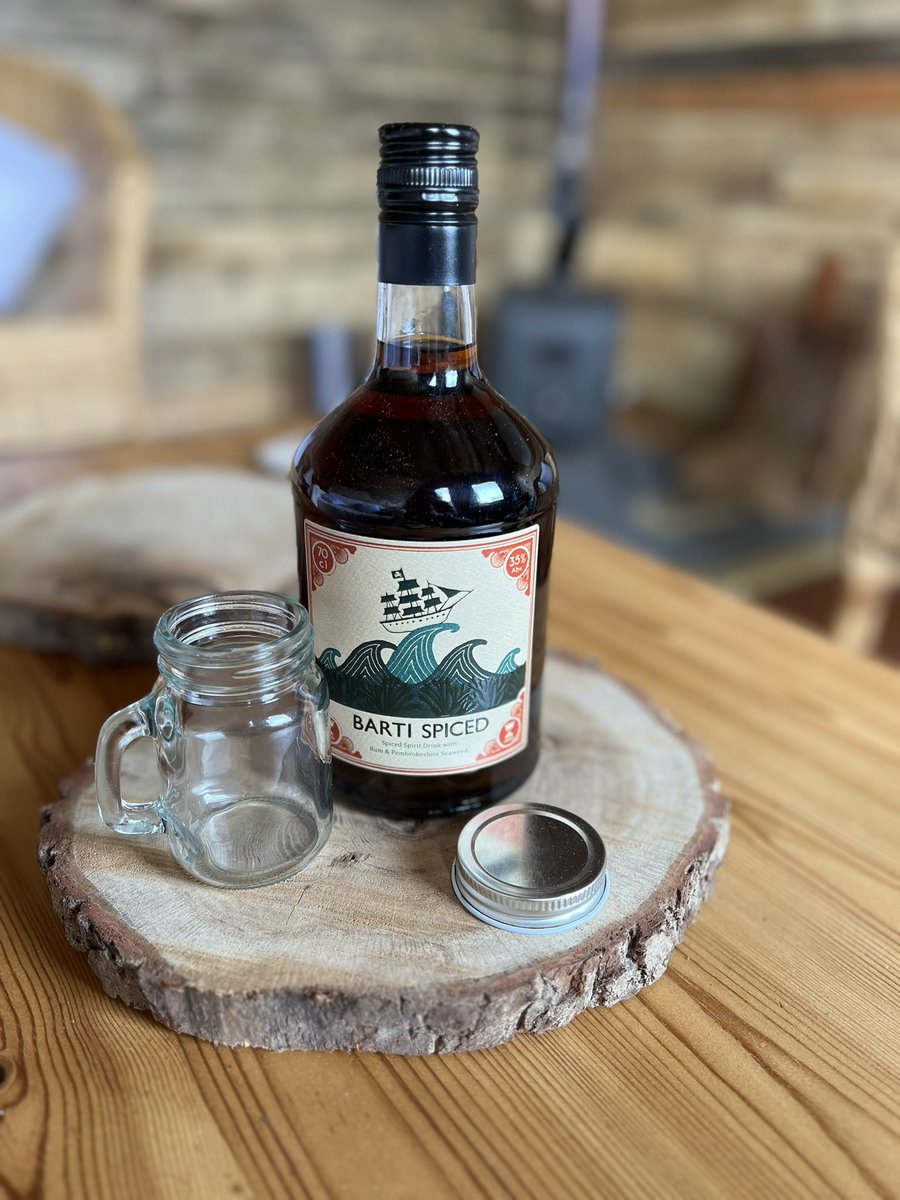 Ragsy78's tweet photo. Looking forward to breaking the seal on this bottle of @BartiRum &amp; getting back into The Cwtch after a busy Bank Holiday weekend of gigs! Thank you for the bottle of spiced rum. Love this rum 🙂 x
#bankholiday #gigs #bartispicedrum #bartirum #welshrum #NewMusic #thewritingshed https://t.co/vnKa2vSr8c