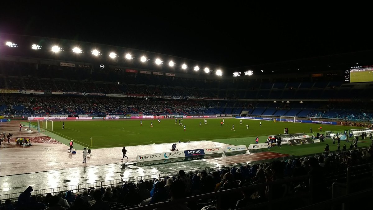 arichahahaha's tweet photo. はじめてのj league観戦
日産スタジアムなう https://t.co/BMhlbpz9m2
