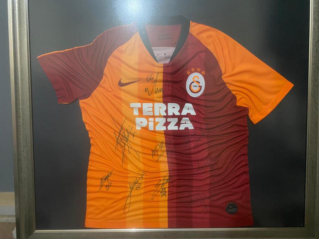 eymenkazandi's tweet photo. Sevgili GS taraftarı Eymen’e nefes olmak için bağışlanan formamızın açık artırımla satışına bu akşam 21.00 da hepinizi bekliyoruz❤️💛 @GSsayfa @GalatasaraySK @GalatasaraySK @CimbomFacts @Cimbom_tayfa_  @GS_HABER05 #Galatasaraybilet #GALATASARAYlılarTakiplesiyor 📣📣 https://t.co/H1DOCcz0um
