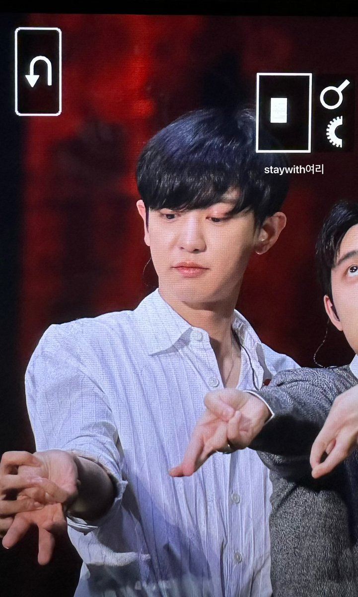 StayWithYeolli tweet media