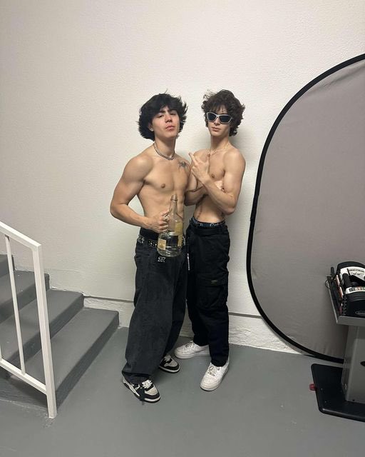 CelebBoys tweet media