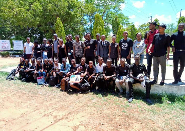 OfficialPUPress's tweet photo. Pwani University Students who had travelled to Baringo to give an appeasing send of to Comrade Shadrack Rono Kibet, are now in Kilifi. 
They have arrived safely.

#pupupdates
#ripshadrack https://t.co/KPEWDkzItE