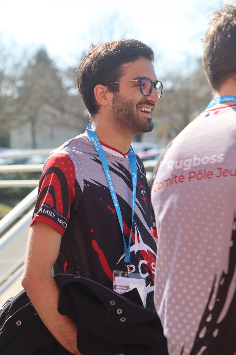 🔴| #GA2023 |⚫

📸Aperçus ce matin à la <a href="/GamersAssembly/">Gamers Assembly</a> :

💪Une équipe #LeagueOfLegends gagnant sa première game
📺<a href="/roothorn/">RooThoRn</a> en stream sur #Overwatch : twitch.tv/roothorn
🧑‍💼Des staffs en train de staffer
😍Des gens heureux de se retrouver

#Esport #PCSFAMILY ❤️🖤