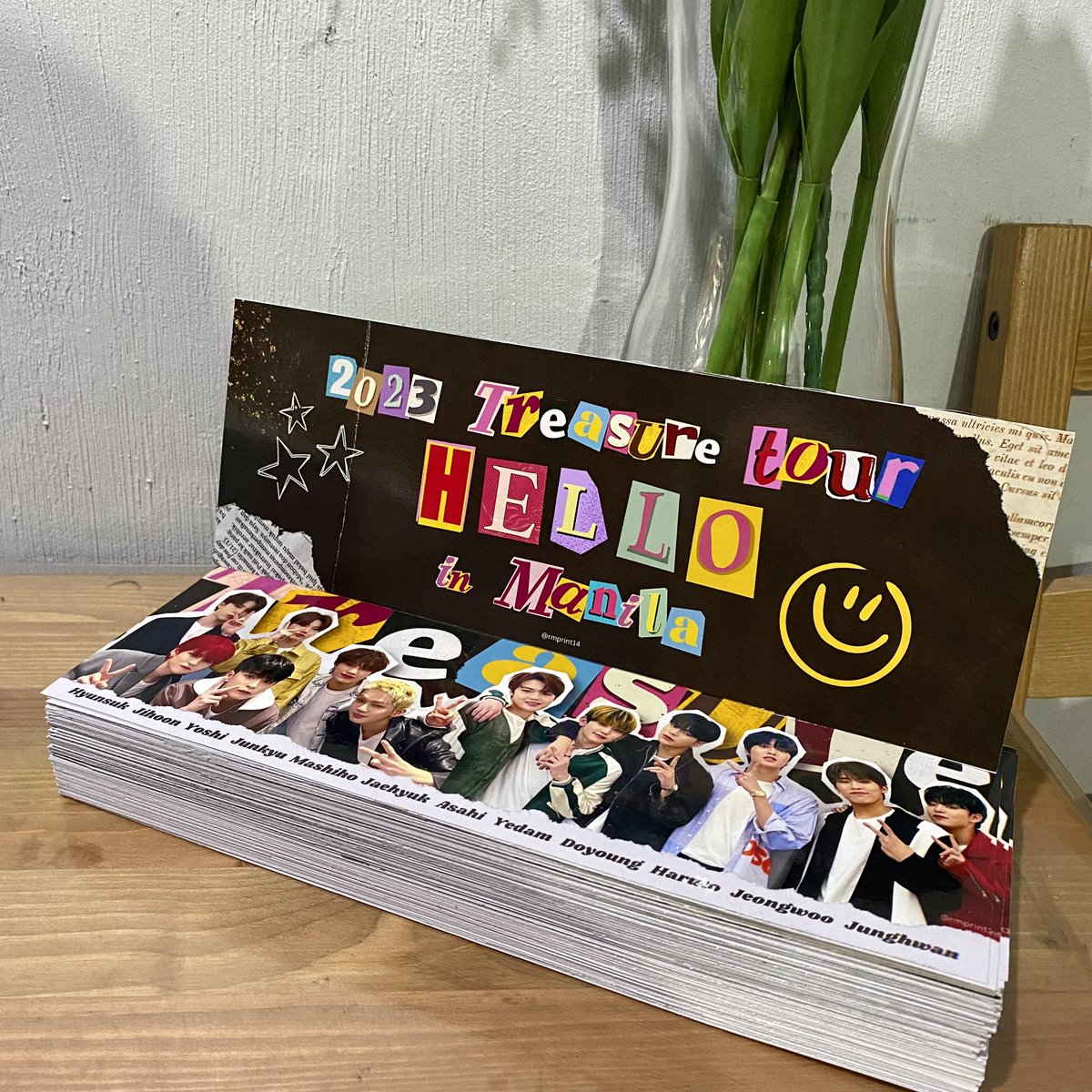 rmprint14's tweet photo. HELLO TOUR FREEBIES 💎
✨Hand Banner by @rmprint14 

DATE: April 15
LOC: TBA
– open for trade🥰

see you all☺️
#HELLO_TOUR_IN_MANILA #TREASURE 
@ygtreasuremaker @treasuremembers https://t.co/QPfRQ8jz9N