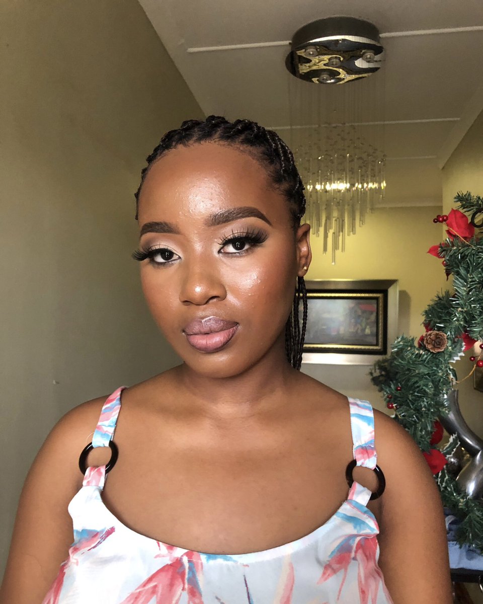 pennie_za's tweet photo. I am a makeup artist based in Bloemfontein and I am taking clients for #ufsgraduation week(18-22 April). I have attached pictures of my work and my details. Please retweet when you see this #BloemTwitter #GirlTalkZA https://t.co/hkJ9y8FCCV