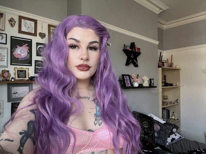 Purple is one of my favourite hair colours on me 🥰 https://t.co/l1gYCOfqtl