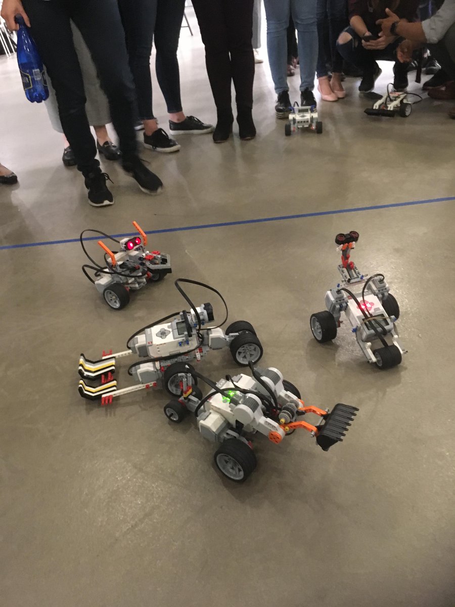 It's National Robotics Week! To celebrate, we're throwing back to our "Build-a-Robot" event where folks got together to build robots and then battled them. 

Learn more about RoboWeek: ow.ly/XQUo50NwF9I

Check out the robotics community in Canada: ow.ly/XQUz50NwF9G
