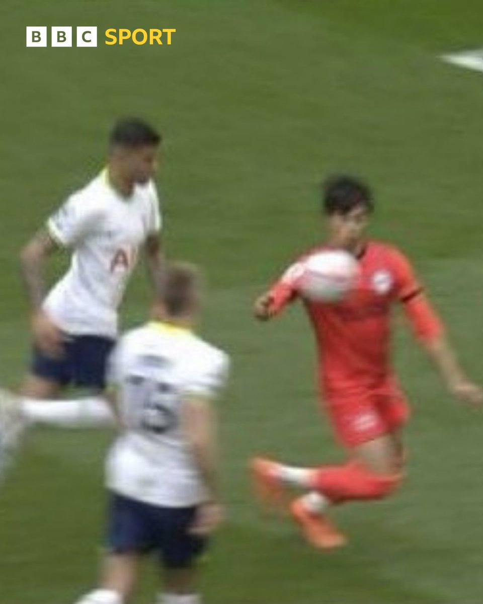BBCMOTD's tweet photo. Should Kaoru Mitoma's goal have counted? 🤔

Or was it handball?

There was just millimetres in it!

📲 Reaction on the @BBCSport app 

#BBCFootball #TOTBHA https://t.co/WPhPe4Dy1c