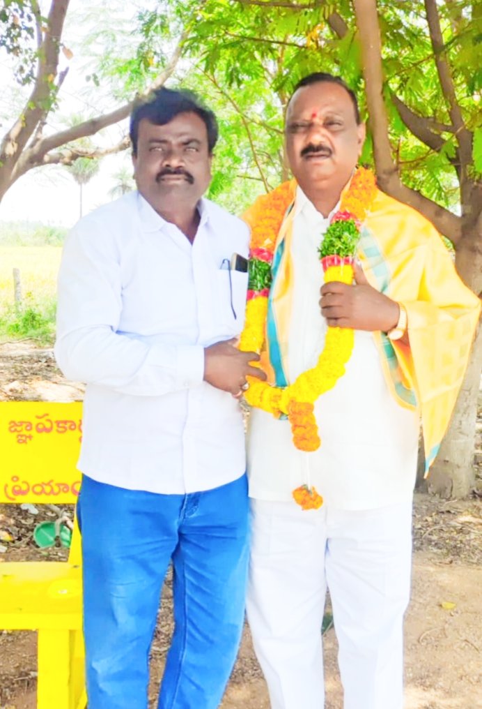 GaddapatiV's tweet photo. తెలంగాణ తెలుగుదేశం పార్టీ ఎస్సీ సెల్ రాష్ట్ర అధ్యక్షులు గా రెండవసారి పునర్నియమితులైన పోలంపల్లి అశోక్ అన్న గారికి హృదయపూర్వక శుభాకాంక్షలు 💐💐💐 https://t.co/U32VYtyZli