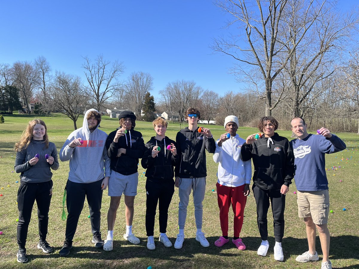 WashILParks's tweet photo. Thanks to members of the WCHS boys @PantherHistory and girls teams teams @wchs_308gbb for helping hide the eggs for our Easter Egg Hunt this morning! https://t.co/LOUE5c33CH