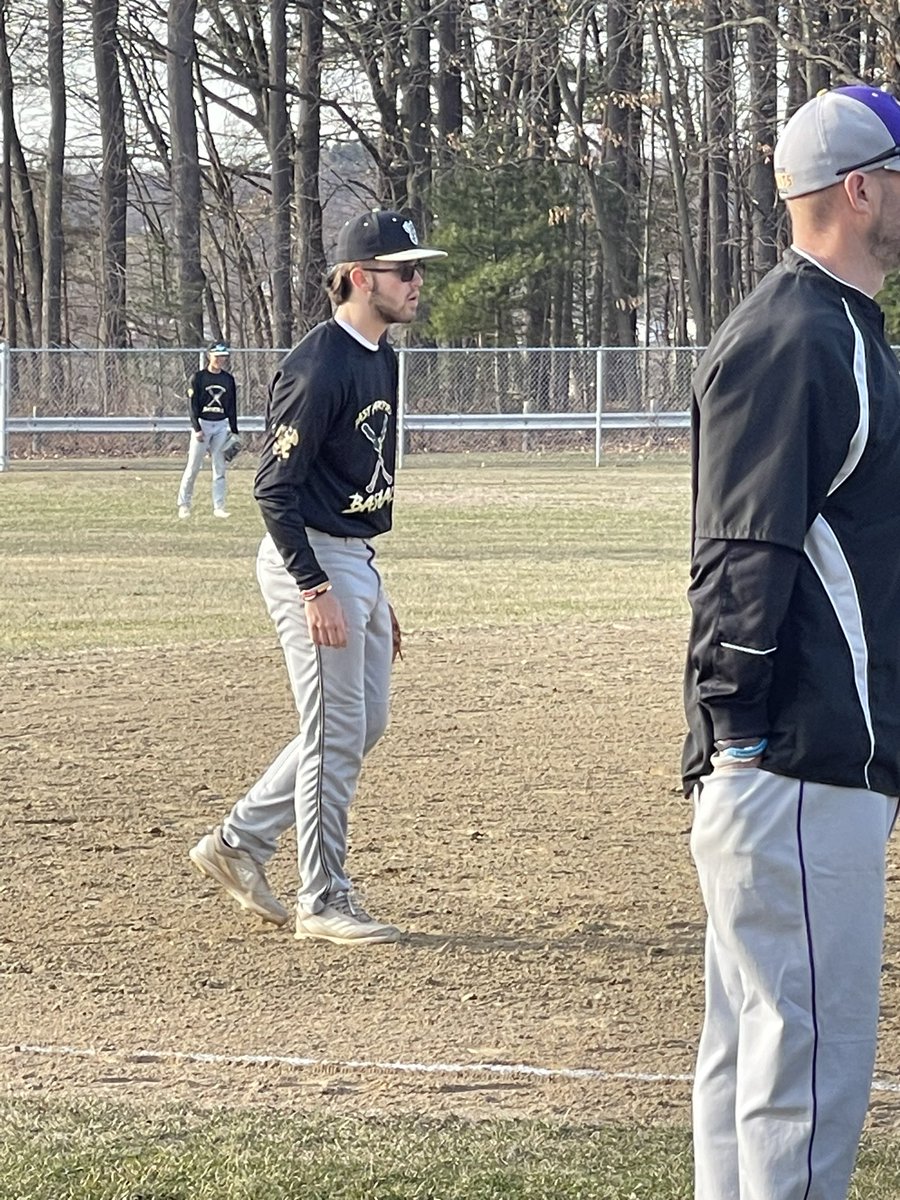 BeFalling16's tweet photo. @EHHS_Athletics  EHHS baseball scrimmage against Ellington https://t.co/rYYkCxQFFo