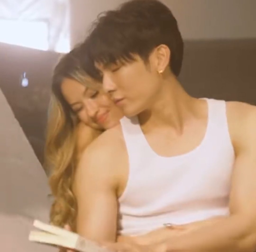 no thoughts just want to hug mew suppasit from behind while he's reading a book