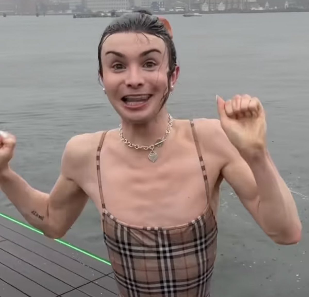 Guns are not the problem in America…  Drinking #BudLight is.