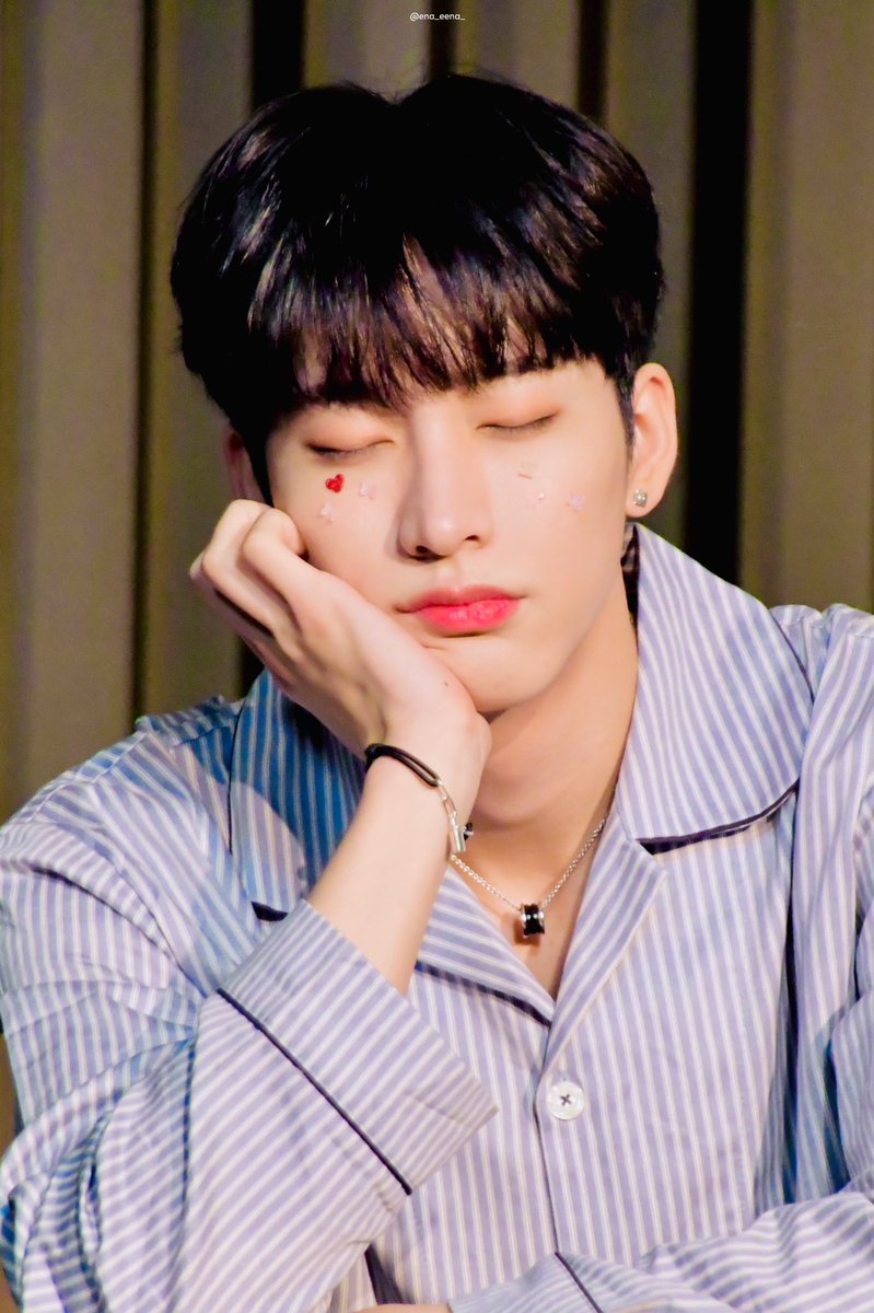 ena_eena_'s tweet photo. 230325 #나인 #온리원오브
 
쏘큩뻬이비🥹🫶🏻🩵💋 https://t.co/qYrpniC6hC