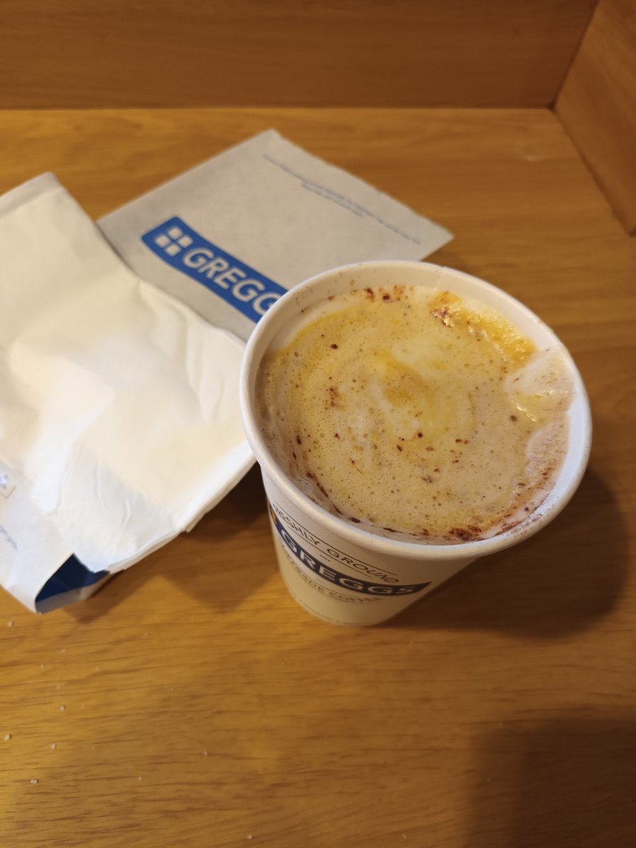 I love hitting up @GreggsOfficial after 1600hrs decent coffee and a pizza slice for £2.40 #GoodValue 100%