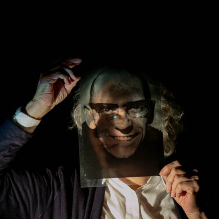 SeveralSounds's tweet photo. #ShoutOutSaturday 
Últimas apresentações de PUNDONOR, monólogo teatral de #AndreaGarrote, com direção do talentosíssimo #BernardoBibancos e a arrebatadora atuação de @GrimaldiLu. Imperdível! Sábado (hoje) às 21h e domingo às 20h, na Sala Jardel Filho do CCSP (Vergueiro, 1000).🎶 https://t.co/WDHSjlHGES