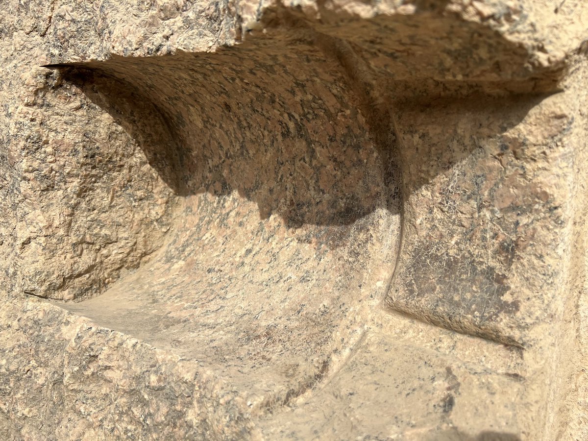 WWolfProd's tweet image. At #Luxor 1st thing, I asked where to find this &amp;amp; was connected w/Chief of Excavations, Rais Mahmoued Farouk, who walked me right to it. This clear example of #coredrilling shows undeniable proof of #advanced #stoneworking capabilities. #ancientsites #egypt #megaliths #ancient