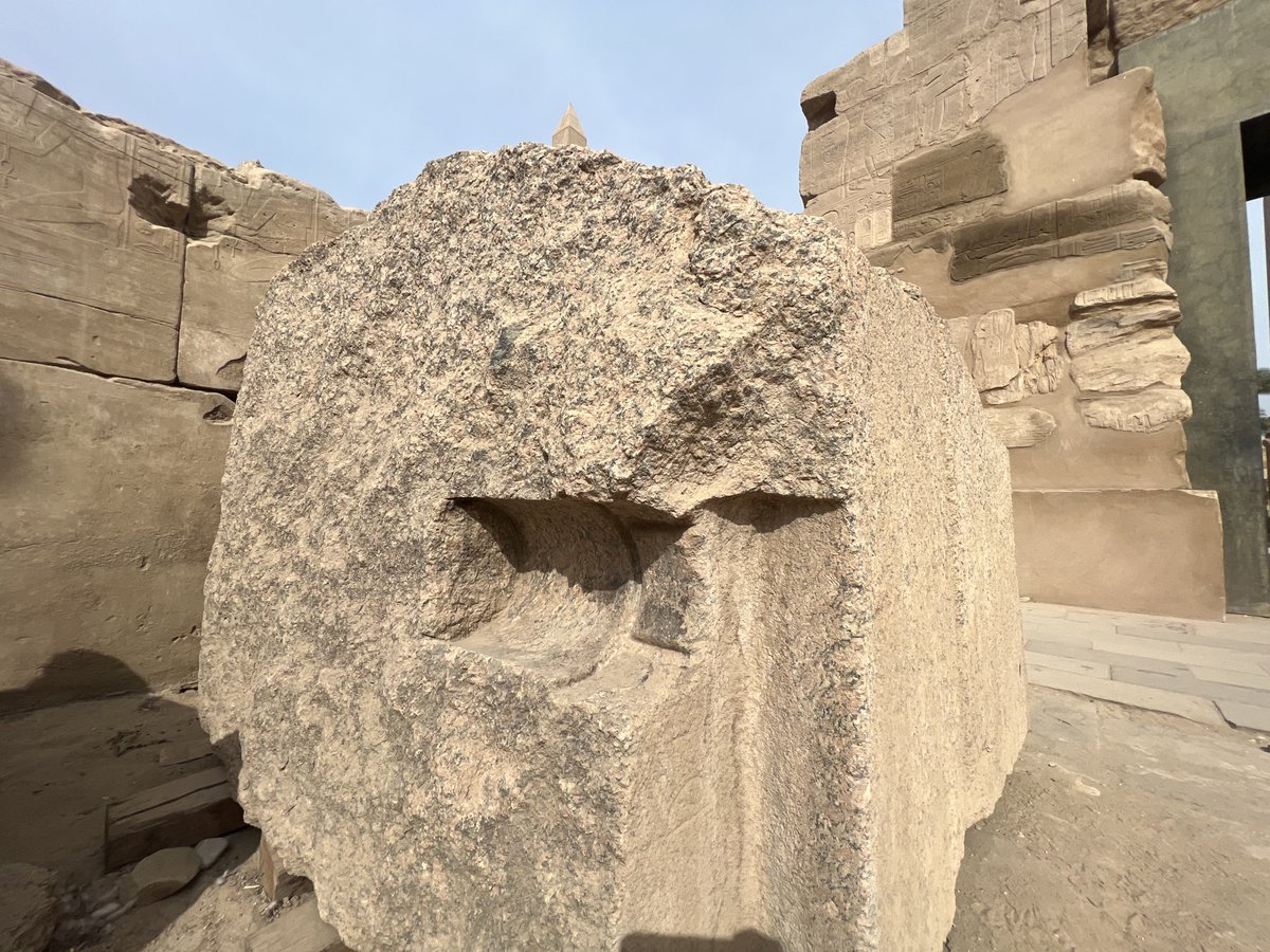 WWolfProd's tweet image. At #Luxor 1st thing, I asked where to find this &amp;amp; was connected w/Chief of Excavations, Rais Mahmoued Farouk, who walked me right to it. This clear example of #coredrilling shows undeniable proof of #advanced #stoneworking capabilities. #ancientsites #egypt #megaliths #ancient