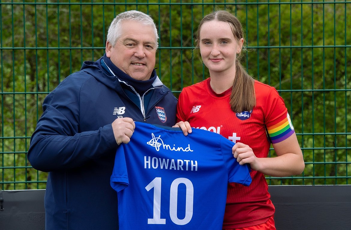 taylorhow7's tweet photo. So happy to win the Women’s National Team Player Of The Year Award for ECFA ⚽️ an amazing experience ❤️ @ECFA12 @AoC_Sport https://t.co/m4lKVrROOO