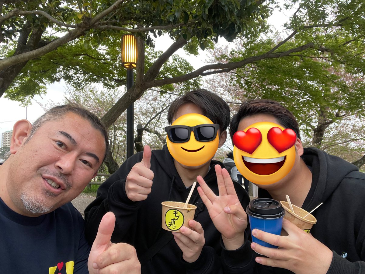 Tokaimrmr100's tweet image. 4/6~8で聖地巡礼旅‼️
サチオさんとも写真撮れて嬉しかった〜
FRACTALで虫さん結婚おめでとう写真を撮れたのは貴重すぎて一生の思い出です！

#東海オンエア
#東海オンエア好きと繋がりたい