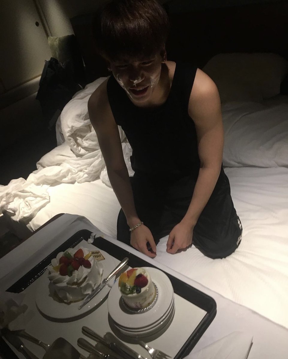 9048jjong's tweet photo. 우리 쁘띠 참 작 아니 귀여워ㅎㅅㅎ💙 https://t.co/hUAQ46k6fg