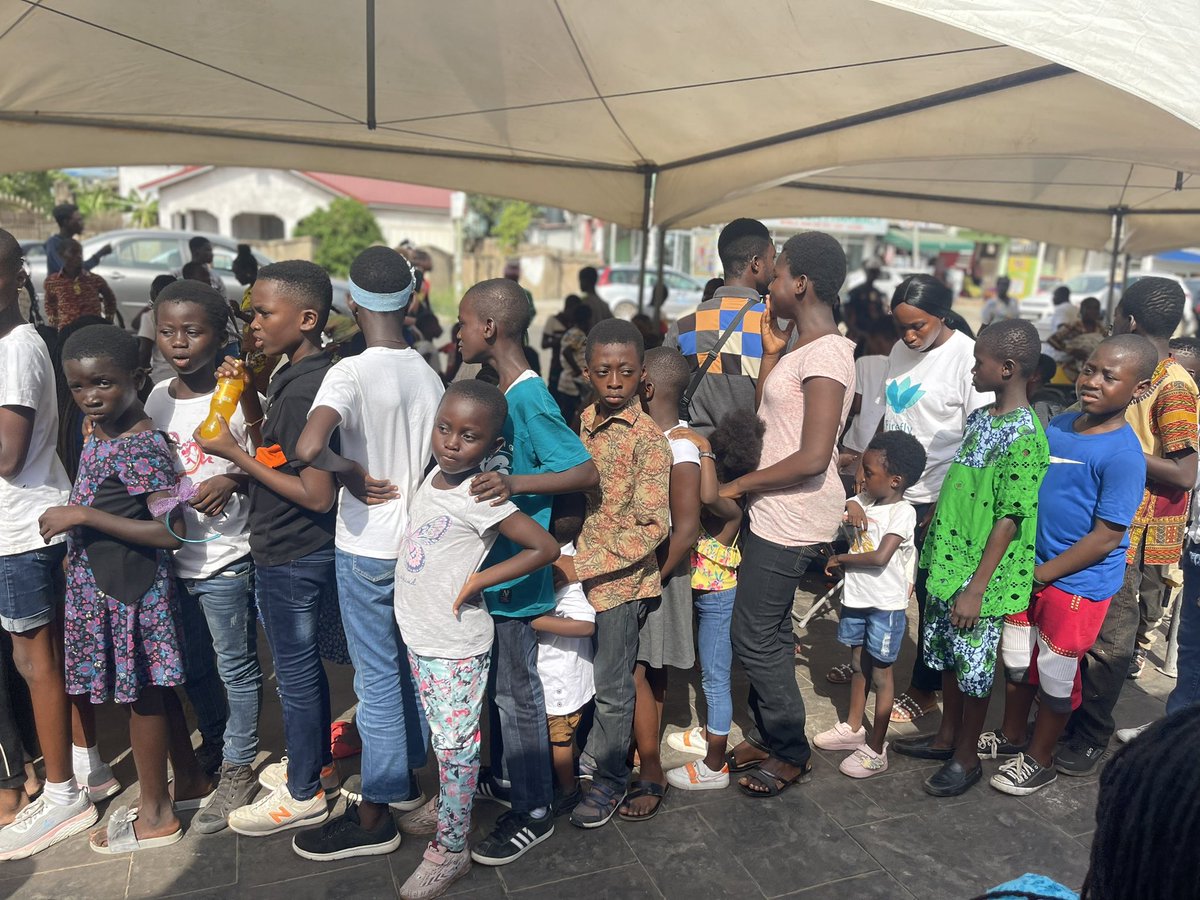 shobiztv's tweet image. Photos from the #Easterforkids party at the premises of shobiztv