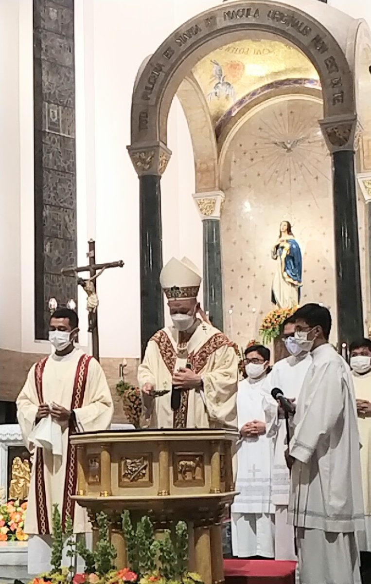 rcamaoc's tweet photo. Easter Vigil Mass at the Manila Cathedral les by Manila Archbishop Jose F. Cardinal Advincula. #rcamaoc https://t.co/AUGWky02GL