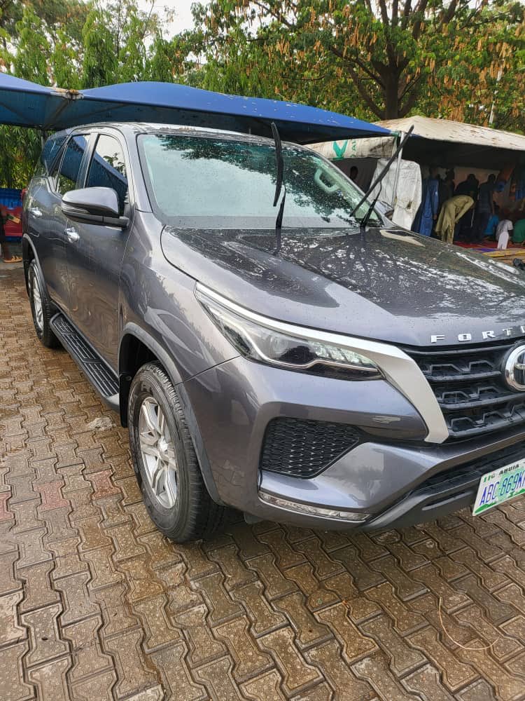 imbuhari1's tweet photo. Clean Used Toyota Fortuner
(Bought Brand New)
With Original Custom Duty 
Going for N32m

Location Kano
08036737240

Please like and retweet 
⁦@Dauda__Ad⁩ ⁦@KajuruMotors⁩ ⁦@Carsnationn⁩ ⁦@OJs_exoticcars⁩ ⁦@BauchiCarzNG⁩ ⁦@Arewa_Business_⁩ ⁦ https://t.co/GKTLD6zomj